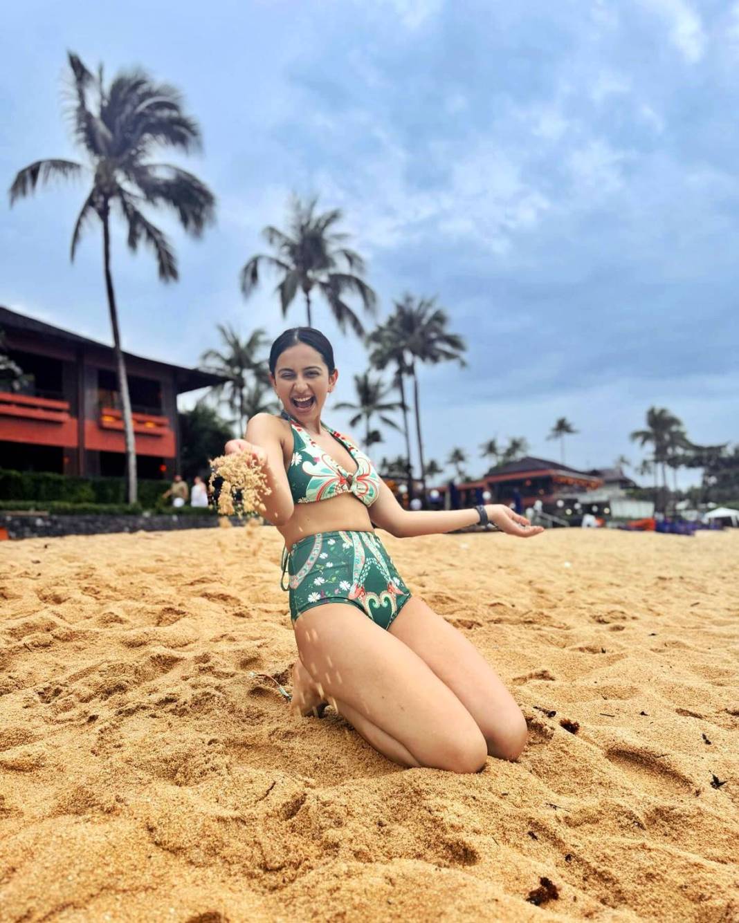 Ünlü oyuncu yürekleri ağza getirdi! Apar topar hastaneye kaldırıldı 37